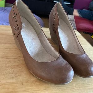 NWOT brown studded shoes